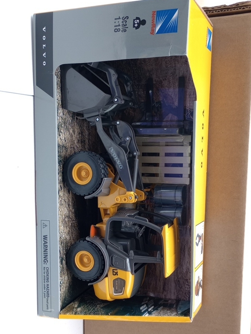 NIB NewRay Volvo L25 ECR88D Scale 1:18 Loader